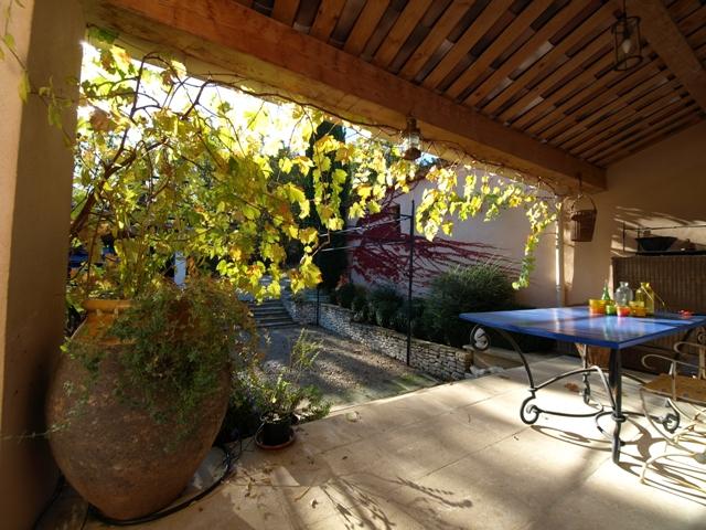 Close to a village of Luberon, nice and quiet house on a piece of land of 2760 m².